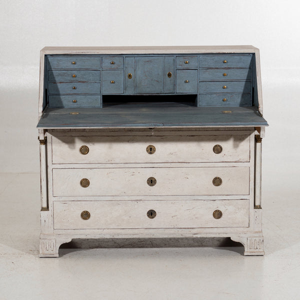 Fine bureau with carvings and columns, 19th C.