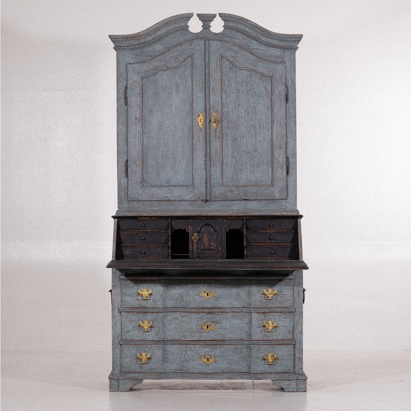 Beautiful bureau with carvings, 18th C. - Selected Design & Antiques