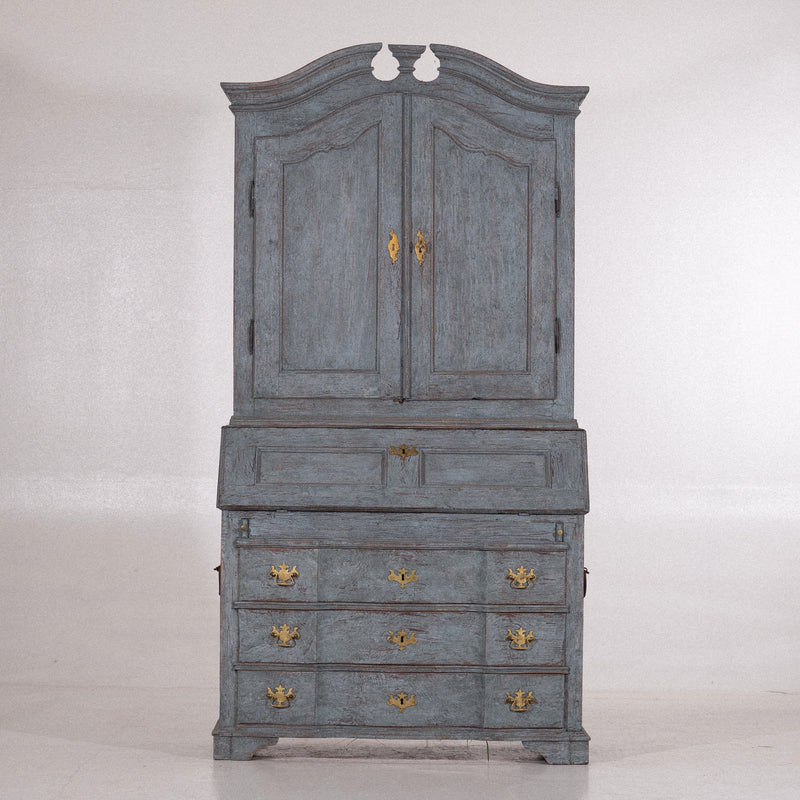 Beautiful bureau with carvings, 18th C. - Selected Design & Antiques