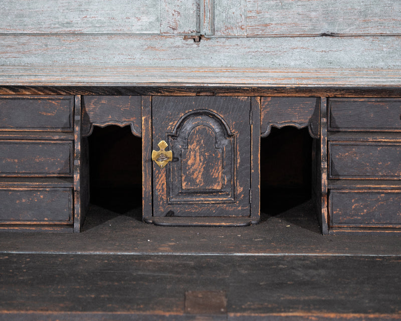 Beautiful bureau with carvings, 18th C. - Selected Design & Antiques