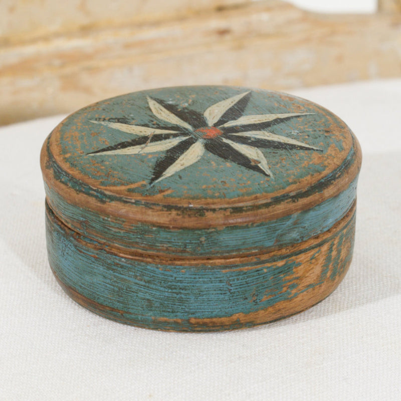 Wooden box from Sweden, circa 1790 - Selected Design & Antiques