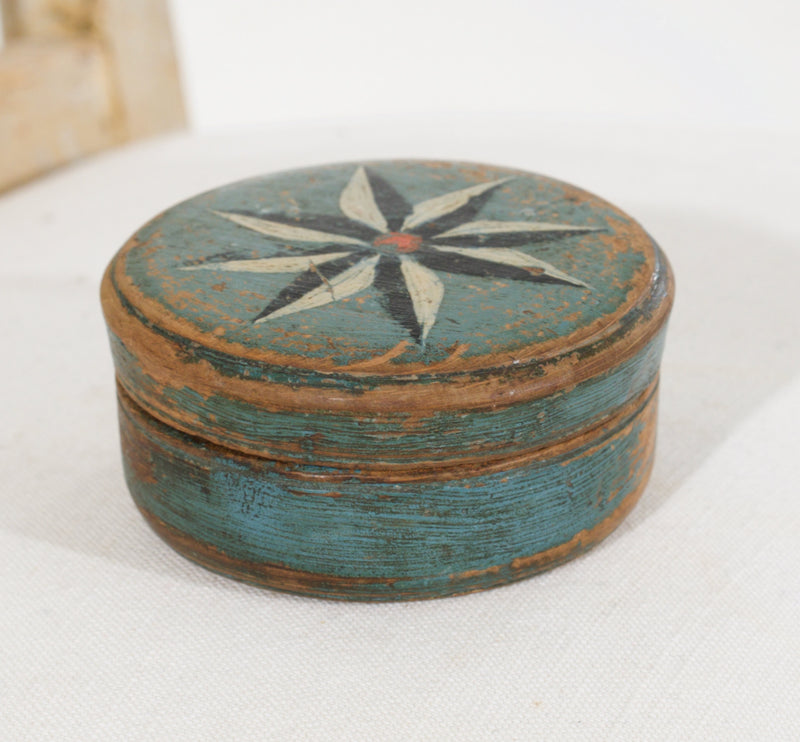 Wooden box from Sweden, circa 1790 - Selected Design & Antiques