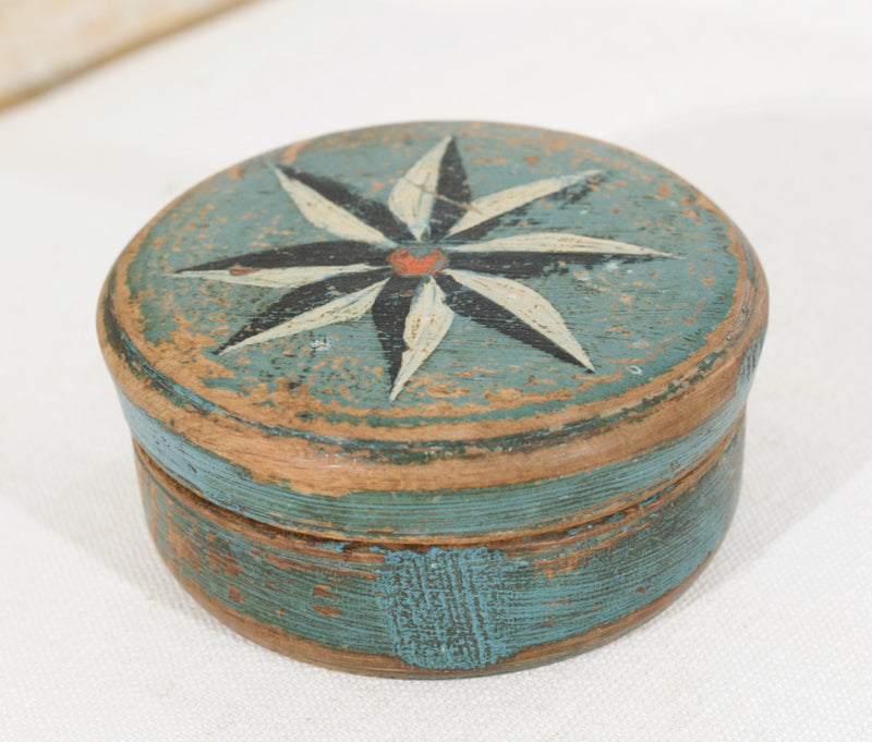 Wooden box from Sweden, circa 1790 - Selected Design & Antiques